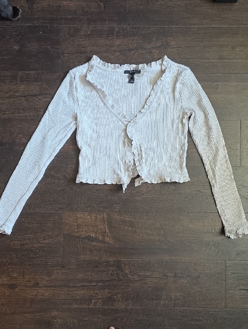 Forever 21 Light Gray Ruffled Ribbed Crop Top - Picture 2 of 5